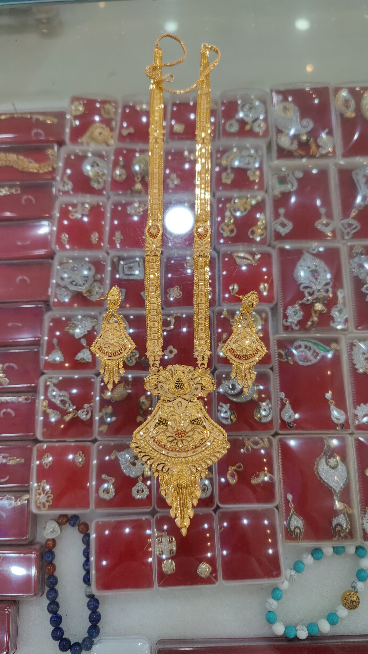 Vgn jewellers sale necklace designs